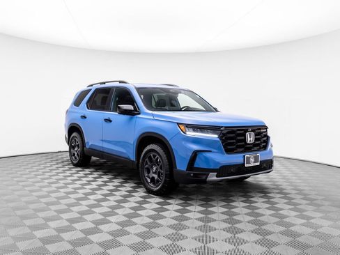 New 2025 Honda Pilot TrailSport image 7
