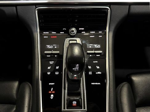 Used 2017 Porsche Panamera 4S image 32