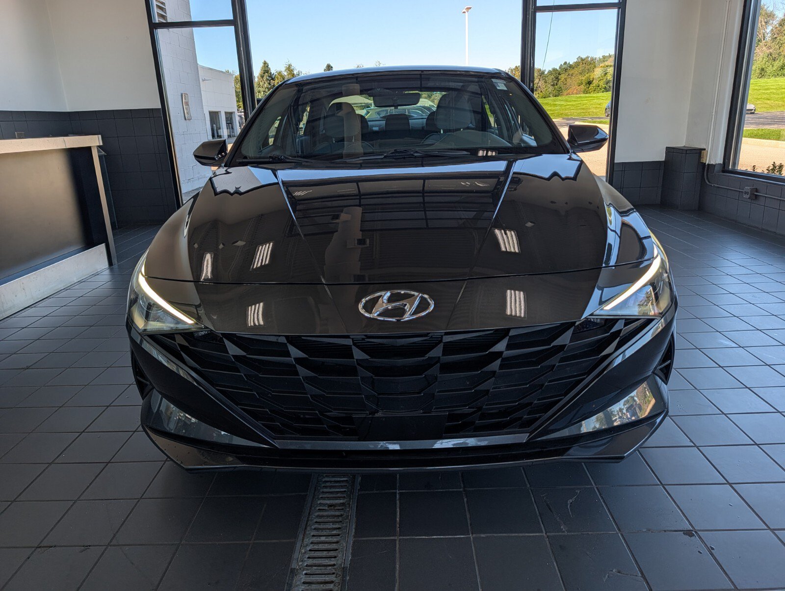 Used 2023 Hyundai Elantra SEL w/ Convenience Package FWD image 6