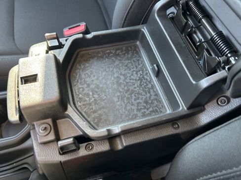 Used 2023 Jeep Gladiator Willys image 31