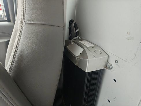 Used 2020 Chevrolet Express 3500 w/ Driver Convenience Package image 6