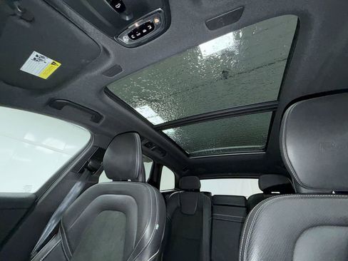 Used 2019 Volvo XC60 T6 R-Design image 21