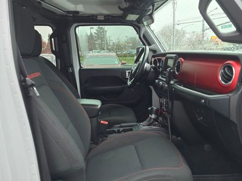 Used 2019 Jeep Wrangler Unlimited Rubicon w/ Steel Bumper Group image 11