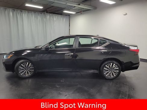 Used 2023 Nissan Altima 2.5 SV AWD/4WD image 5