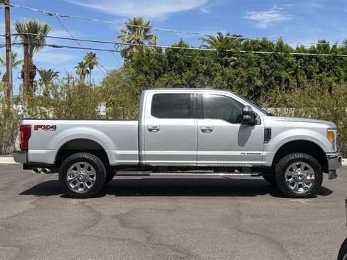 Used 2017 Ford F250 Lariat w/ Lariat Ultimate Package AWD/4WD image 3