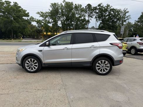 Used 2017 Ford Escape SE FWD image 8