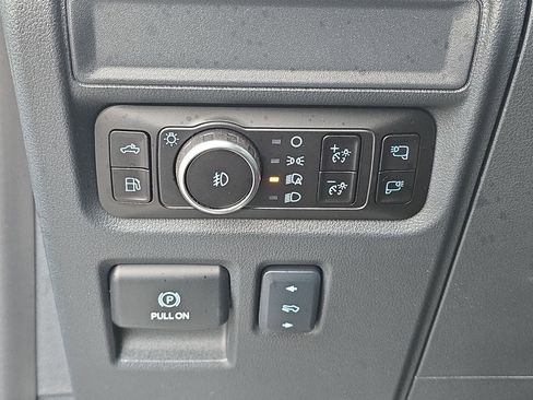 Used 2025 Ford F150 Platinum w/ FX4 Off-Road Package image 25