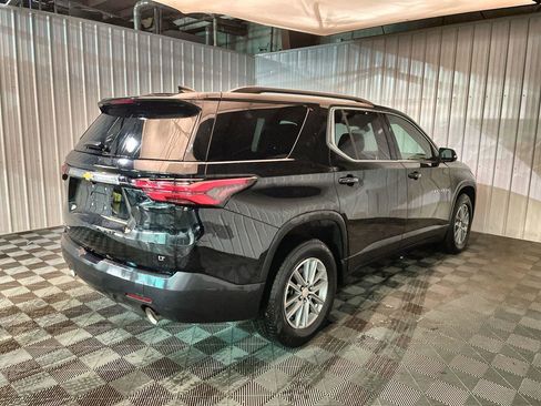Used 2023 Chevrolet Traverse LT image 8