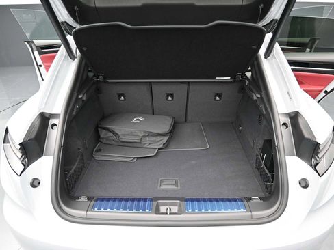 New 2026 Porsche Macan 4 Electric image 22