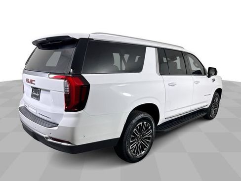 New 2026 GMC Yukon XL Elevation w/ Elevation Premium Package AWD/4WD image 9