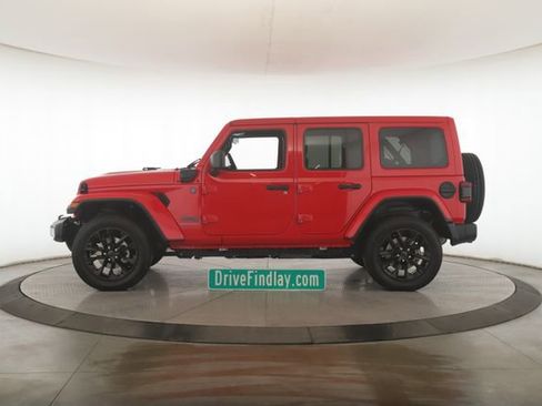 Used 2025 Jeep Wrangler Unlimited Sahara w/ Safety Group image 9