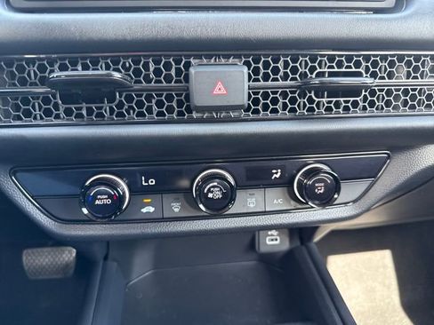 Certified 2024 Honda HR-V LX image 33