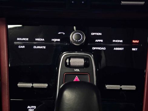 Used 2019 Porsche Cayenne AWD/4WD image 31