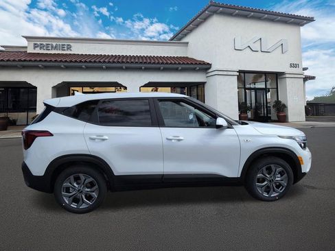 New 2026 Kia Seltos LX FWD image 9