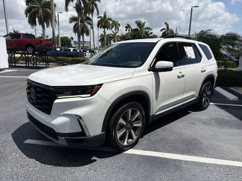 Used 2023 Honda Pilot Elite image 4