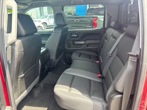 Used 2018 GMC Sierra 1500 SLT w/ All Terrain Package AWD/4WD image 7