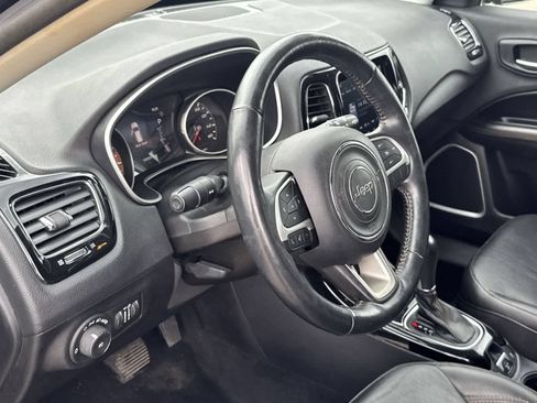 Used 2019 Jeep Compass Limited AWD/4WD image 10