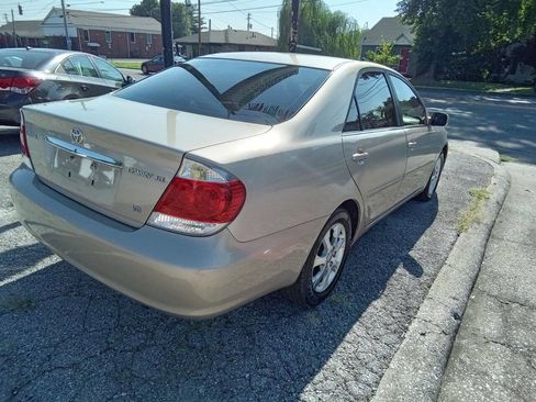 Used 2005 Toyota Camry XLE image 3