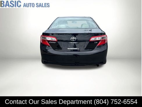 Used 2013 Toyota Camry LE image 9