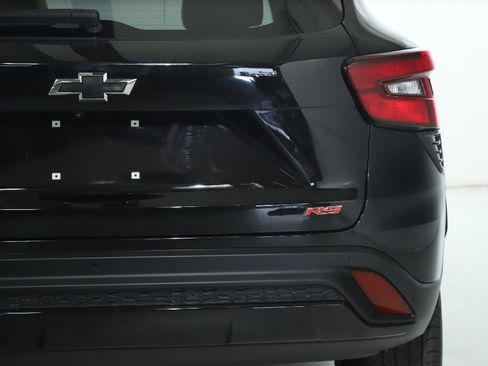 Used 2025 Chevrolet Trax RS w/ Sunroof Package FWD image 44