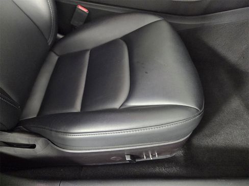 Used 2023 Tesla Model 3 Standard Range image 33