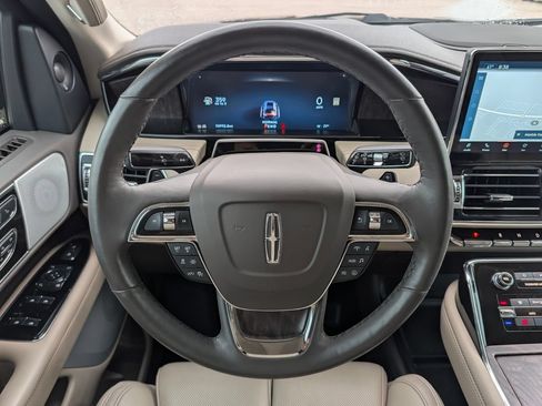 Used 2024 Lincoln Navigator L Reserve AWD/4WD image 20