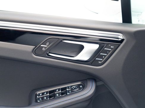 New 2026 Porsche Macan S image 25