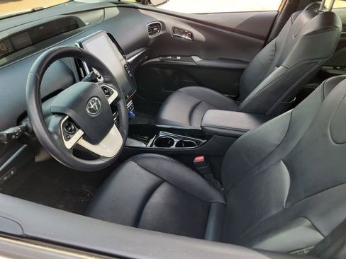Used 2019 Toyota Prius Prime Advanced FWD image 3