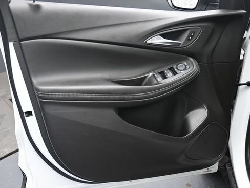 Used 2025 Buick Encore GX Preferred AWD/4WD image 11