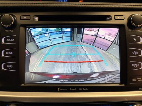 Used 2018 Toyota Highlander XLE FWD image 22