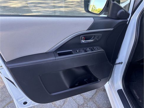 Used 2012 MAZDA MAZDA5 Grand Touring FWD image 11