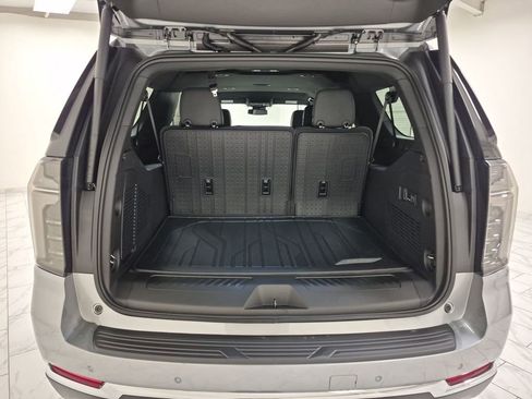New 2026 Chevrolet Suburban LT image 27