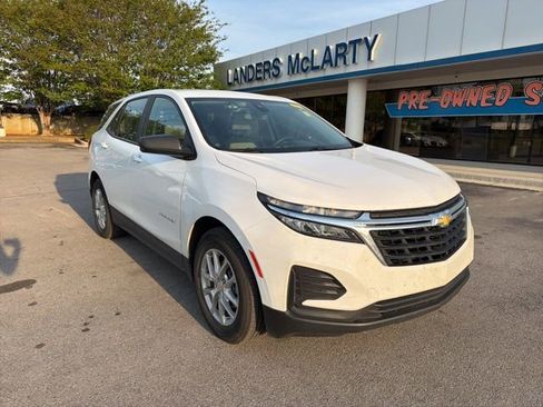 Used 2024 Chevrolet Equinox LS w/ Driver Confidence II Package image 2