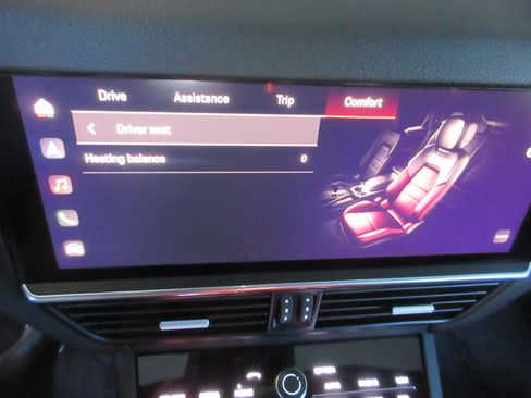 Used 2023 Porsche Cayenne image 8