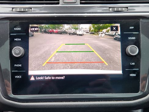 Used 2022 Volkswagen Tiguan SE R-Line AWD/4WD image 13