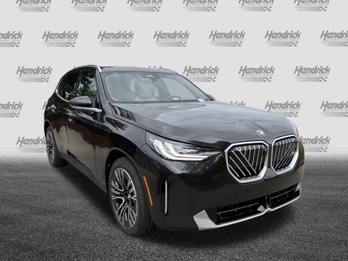 Used 2026 BMW X3 xDrive30i w/ Premium Package AWD/4WD image 2