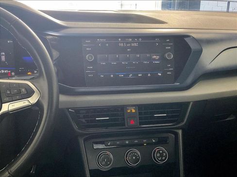 Used 2022 Volkswagen Taos SE w/ Panoramic Sunroof Package AWD/4WD image 18