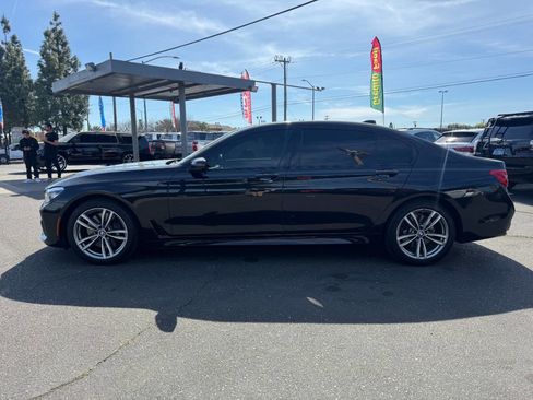 Used 2016 BMW 750i image 9