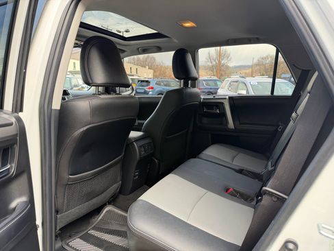 Used 2019 Toyota 4Runner SR5 Premium image 19