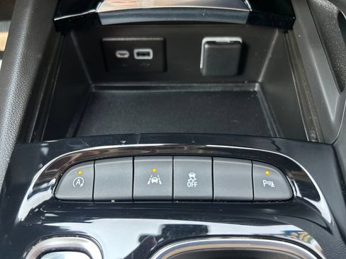 Used 2023 Buick Envision Essence FWD image 30