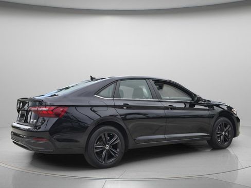 Used 2024 Volkswagen Jetta SE w/ Panoramic Sunroof Package FWD image 7
