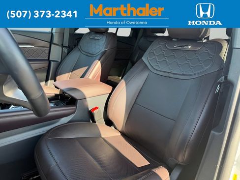 Used 2025 Ford Explorer Platinum w/ LUX Leather Package AWD/4WD image 10