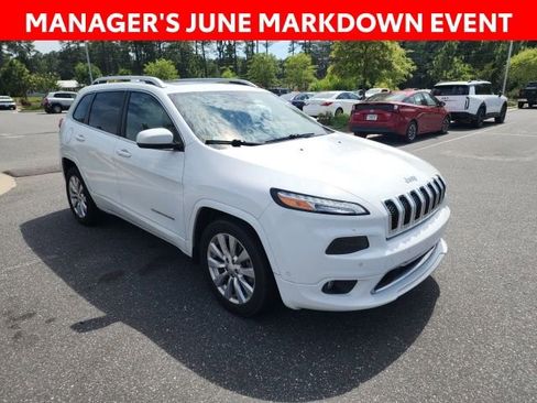 Used 2017 Jeep Cherokee Overland w/ Technology Group FWD image 1