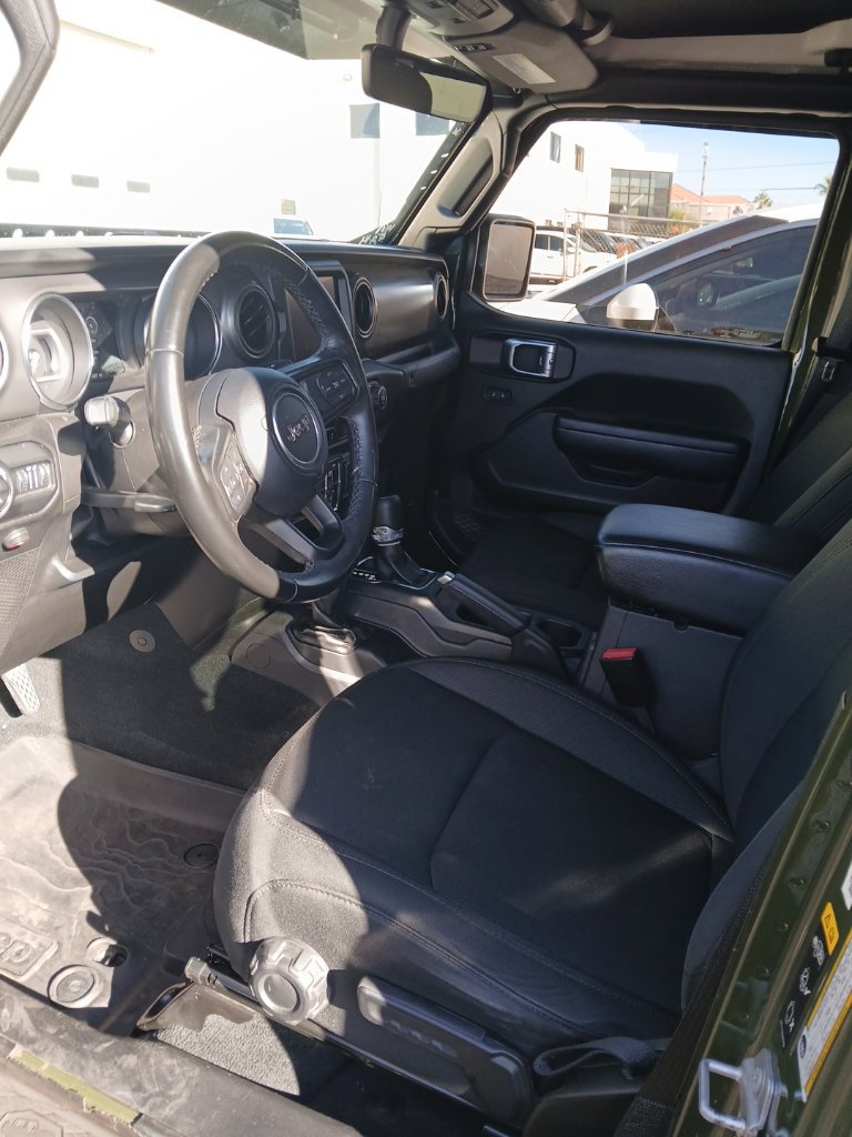 Used 2022 Jeep Gladiator Sport AWD/4WD image 3