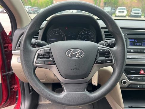 Used 2017 Hyundai Elantra SE FWD image 22