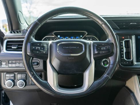 Used 2021 GMC Yukon Denali w/ Denali Premium Package AWD/4WD image 18