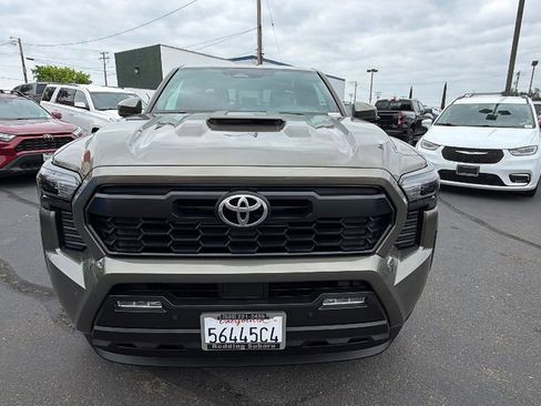 Used 2024 Toyota Tacoma TRD Sport w/ TRD Sport Upgrade Package AWD/4WD image 8