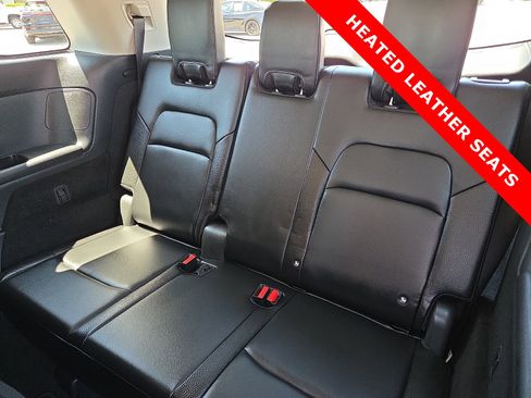 Used 2023 Nissan Pathfinder SL AWD/4WD image 10