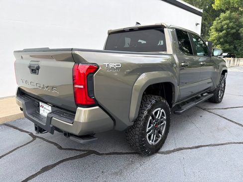 Used 2025 Toyota Tacoma TRD Sport RWD image 8