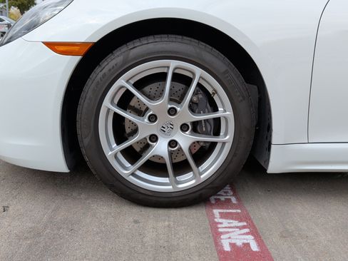 Used 2021 Porsche 718 Cayman image 13